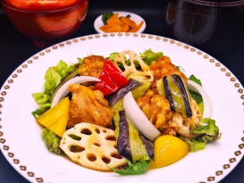 鶏と彩り夏野菜の黒酢あんかけ