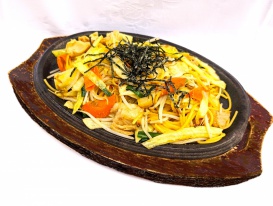 ホルモン焼きそば（にんにく醬油）